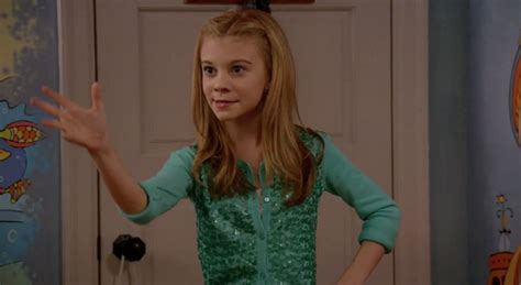 who played avery in dog with a blog